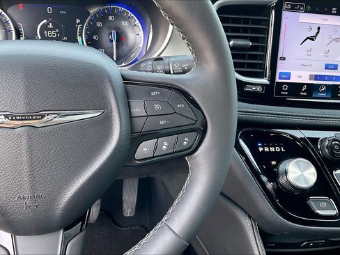Used 2023 Chrysler Pacifica Limited w/ Uconnect Theater Family Group AWD/4WD image 24