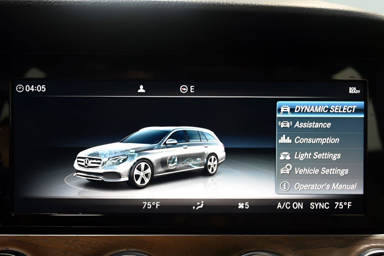 Used 2018 Mercedes-Benz E 400 4MATIC Wagon w/ Premium 1 Package image 28