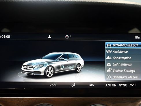 Used 2018 Mercedes-Benz E 400 4MATIC Wagon w/ Premium 1 Package image 28