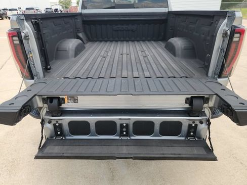 Used 2024 GMC Sierra 2500 AT4 w/ AT4 Premium Plus Package AWD/4WD image 33