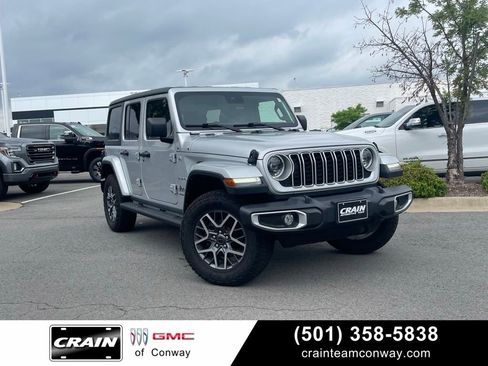 Used 2024 Jeep Wrangler Unlimited Sahara AWD/4WD image 1