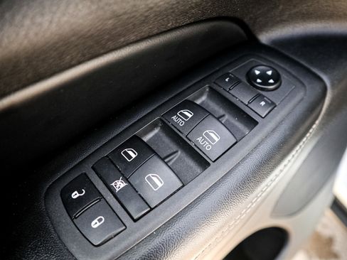 Used 2021 Jeep Grand Cherokee Freedom Edition image 15