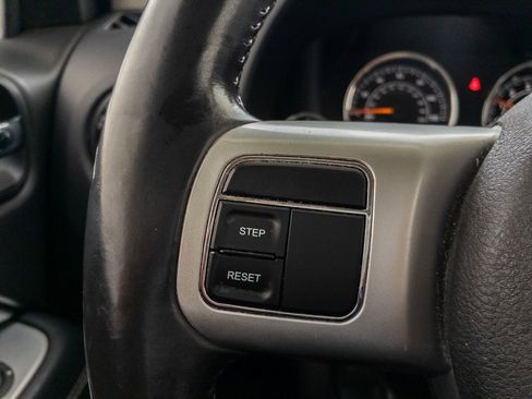 Used 2015 Jeep Compass High Altitude image 20