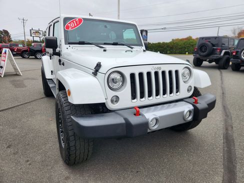 Used 2017 Jeep Wrangler Unlimited Sahara w/ Max Tow Package image 19