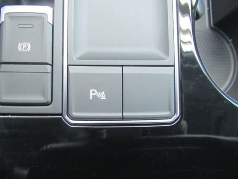 Used 2023 Volkswagen Atlas SE FWD image 51