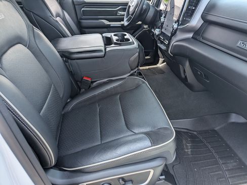 Used 2024 RAM 1500 Laramie AWD/4WD image 11