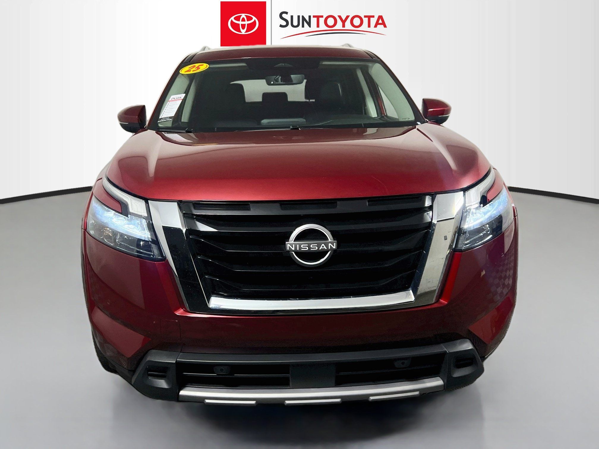 Used 2025 Nissan Pathfinder SL FWD image 10