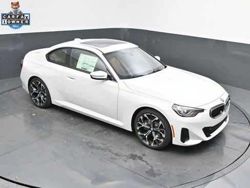 Certified 2025 BMW 230i Coupe w/ Premium Package image 29