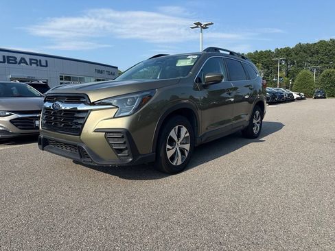 Used 2025 Subaru Ascent Premium AWD/4WD image 2