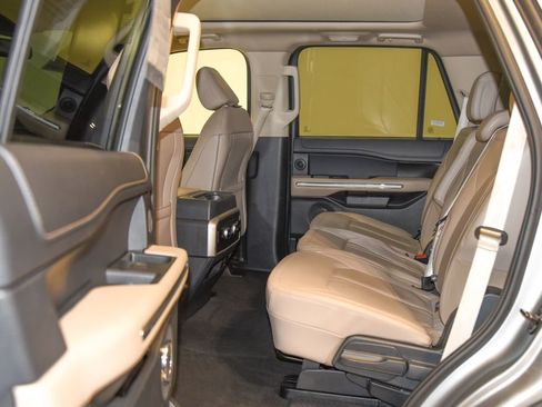 Used 2024 Ford Expedition Limited AWD/4WD image 12
