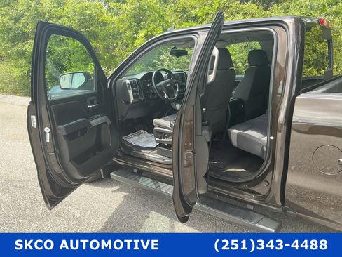 Used 2018 Chevrolet Silverado 1500 LT w/ All Star Edition image 31