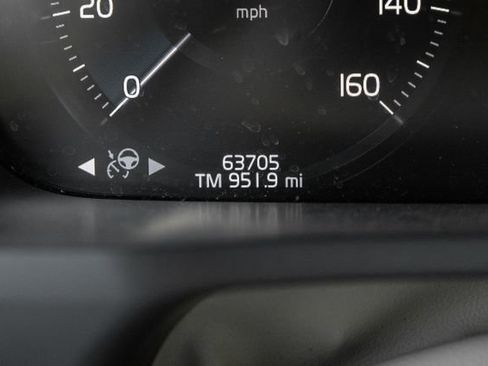 Used 2020 Volvo XC90 T5 Momentum FWD image 10