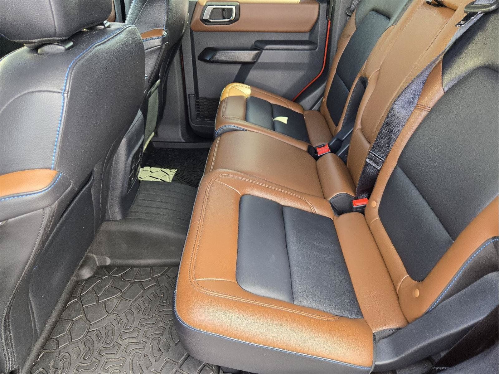 Used 2024 Ford Bronco Outer Banks AWD/4WD image 30