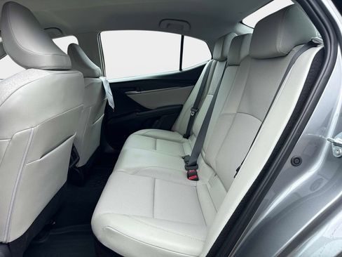 Used 2025 Toyota Camry XLE image 12