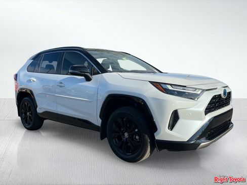 Certified 2024 Toyota RAV4 XSE w/ Advanced Technology Package AWD/4WD image 9