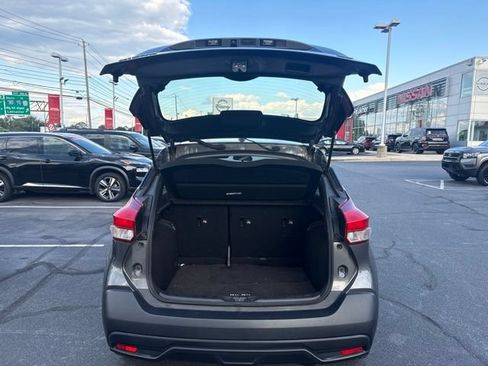Used 2019 Nissan Kicks SV FWD image 16