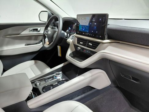 New 2026 Ford Explorer Active AWD/4WD image 16