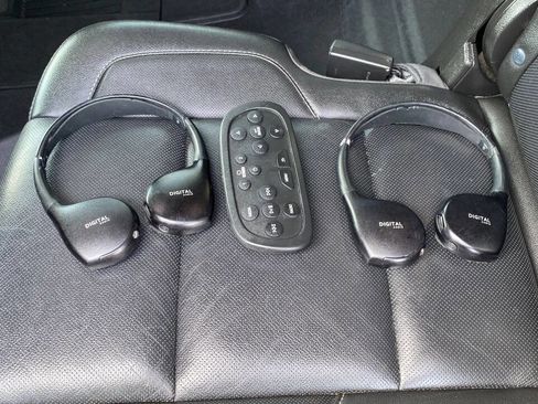 Used 2018 Chevrolet Tahoe Premier AWD/4WD image 31