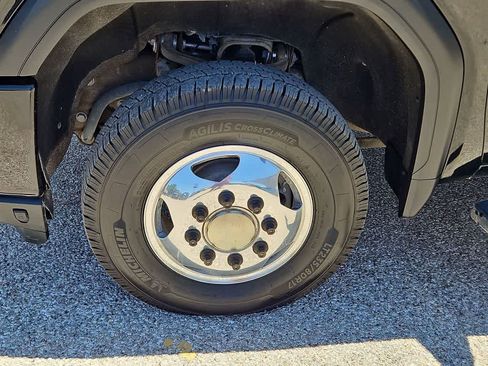 Used 2022 GMC Sierra 3500 Denali AWD/4WD image 12