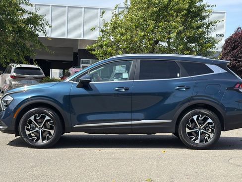 Used 2023 Kia Sportage EX AWD/4WD image 7