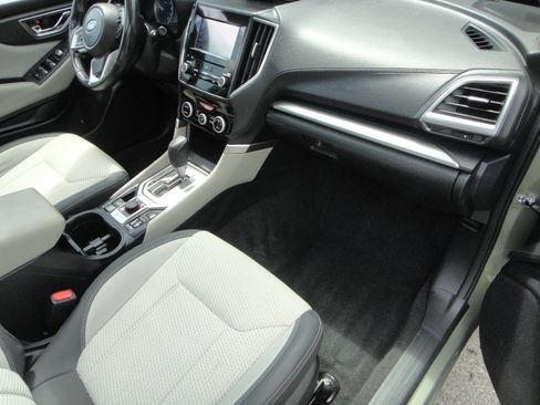 Used 2019 Subaru Forester Premium AWD/4WD image 15