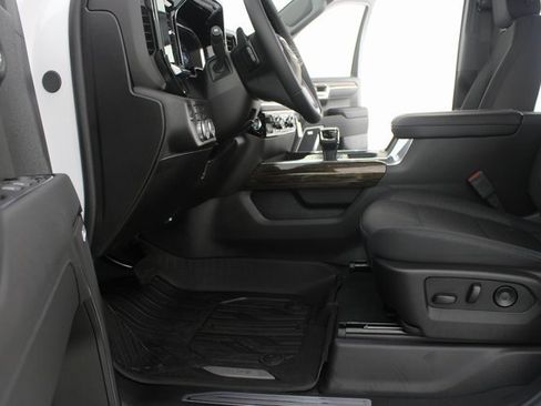 New 2026 GMC Sierra 1500 Elevation image 16