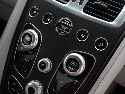 Used 2016 Aston Martin Vanquish Coupe RWD image 30