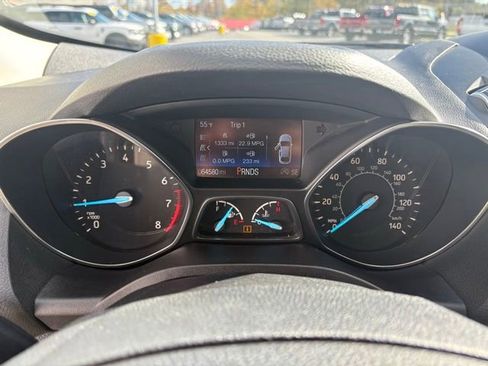 Used 2019 Ford Escape SE image 12