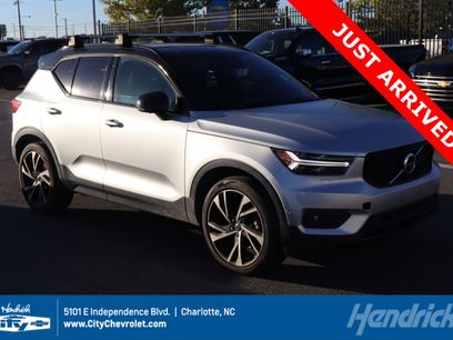 Used 2019 Volvo XC40 T5 R-Design