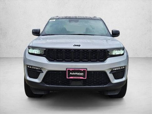 New 2025 Jeep Grand Cherokee Limited image 6