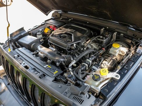 Used 2021 Jeep Wrangler Unlimited Sahara image 61