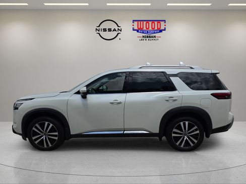 Used 2023 Nissan Pathfinder Platinum w/ Cargo Package AWD/4WD image 9