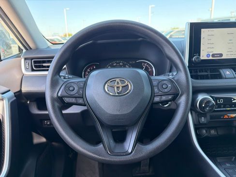 Used 2025 Toyota RAV4 XLE AWD/4WD image 20