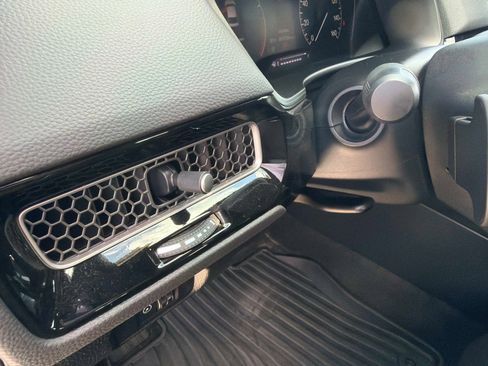 Used 2025 Honda Civic Sport image 40