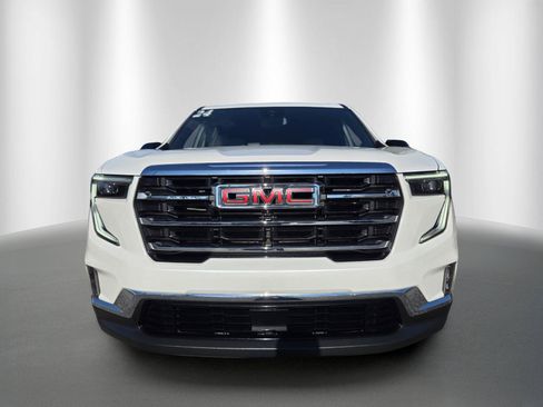 Used 2024 GMC Acadia Elevation FWD image 2