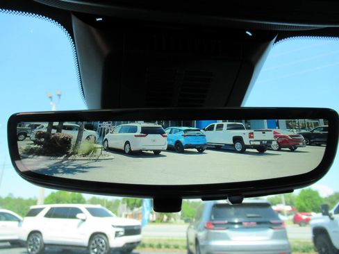 Used 2025 Chevrolet Equinox ACTIV w/ Safety and Technology Package image 29