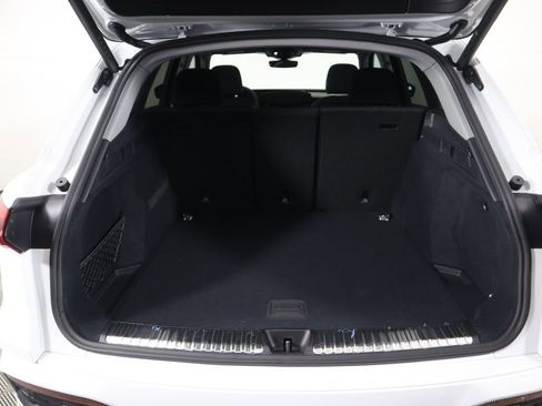 Used 2025 Audi Q5 Premium w/ Convenience Package image 30