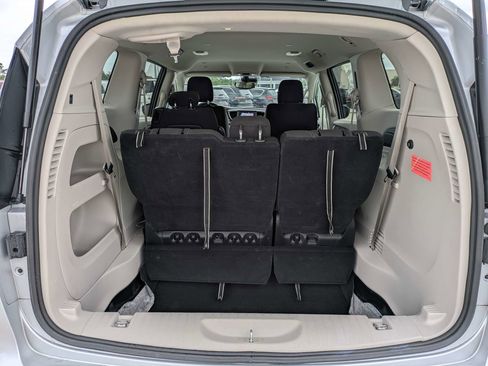 Used 2024 Chrysler Voyager LX FWD image 13