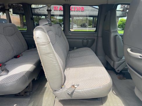 Used 2005 Chevrolet Express 3500 Extended Passenger w/ LS Preferred Equipment Group image 2