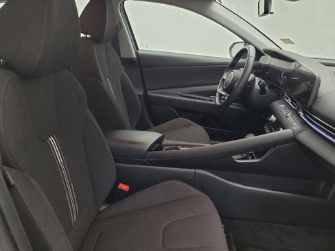 Used 2025 Hyundai Elantra SEL FWD image 21