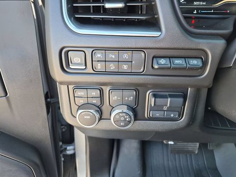 Used 2024 GMC Yukon AT4 w/ Technology Package AWD/4WD image 41