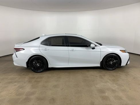 Used 2023 Toyota Camry XSE image 7