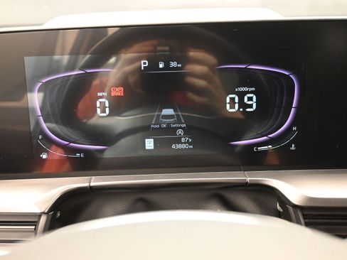 Used 2025 Kia Telluride S FWD image 15