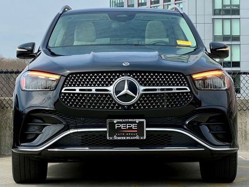 Used 2024 Mercedes-Benz GLE 350 4MATIC image 3