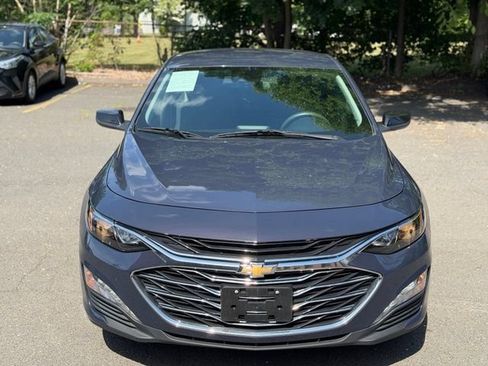 Used 2025 Chevrolet Malibu LT FWD image 2
