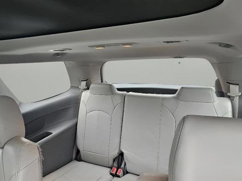 Used 2016 GMC Acadia SLT AWD/4WD image 21
