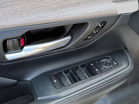 Used 2024 Toyota Grand Highlander AWD Hybrid image 15