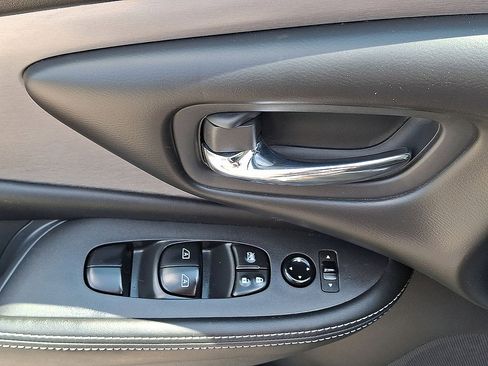 Used 2022 Nissan Murano SV w/ SV Midnight Edition Package AWD/4WD image 10