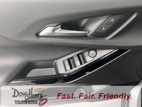 Used 2025 Chevrolet Equinox LT image 26