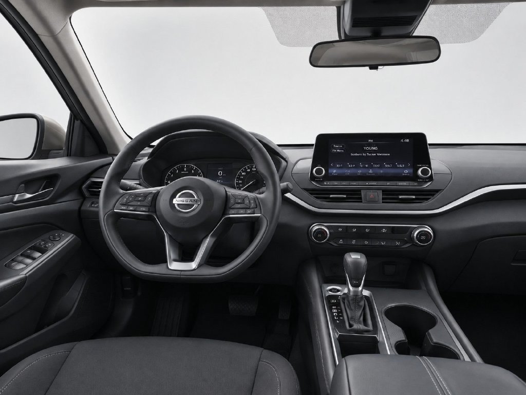 Certified 2025 Nissan Altima 2.5 S FWD image 28